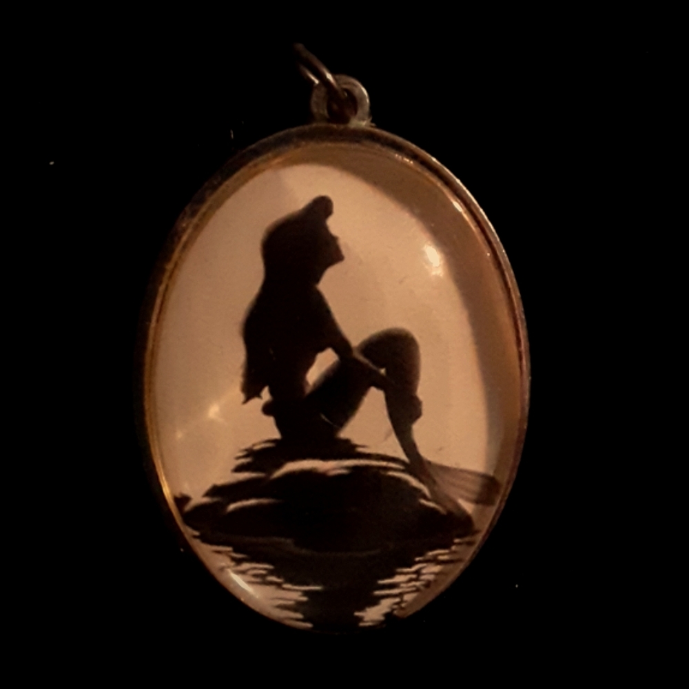 RARE DISNEY'S Little Mermaid BUBBLE  cameo pendant